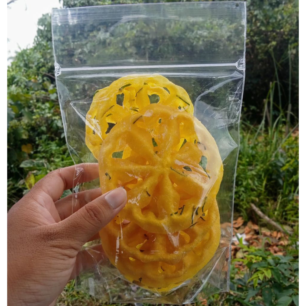 Kembang goyang Asin daun jeruk dan Manis