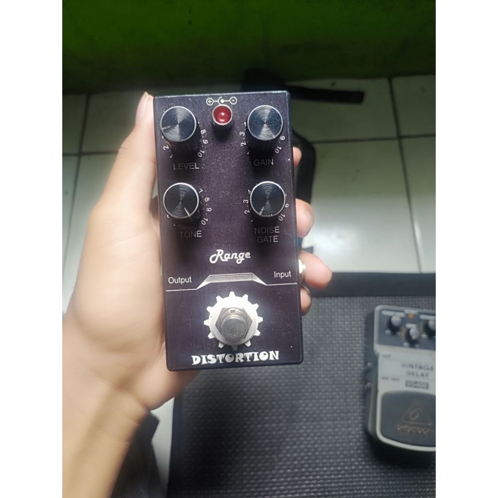 efek gitar listrik high distori cocok untuk metal + noise gate