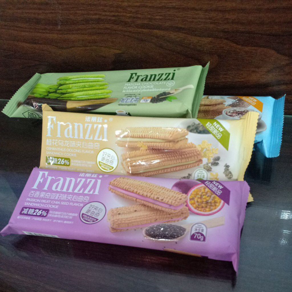 

Franzzi sandwich cookie