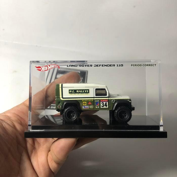 hotwheels land rover defender 110 hardtop period correct