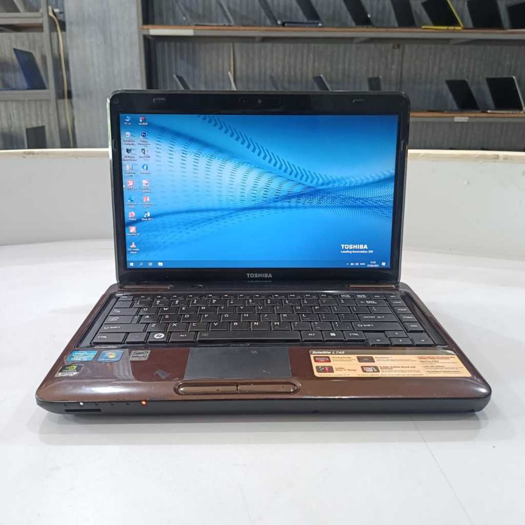 Laptop Toshiba Satelite L745, Core i5-2430M, 4/128Gb, Brown, BERGARANSI