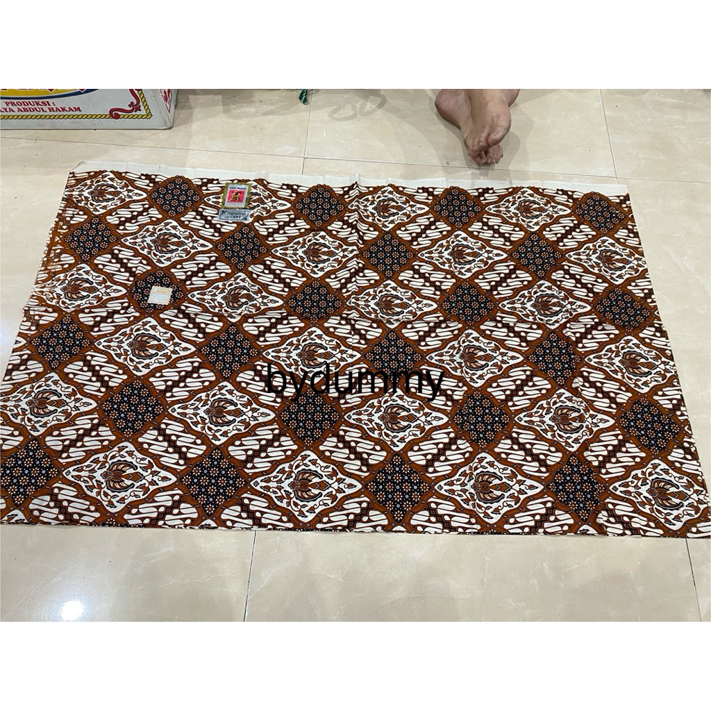 Obral Sedikit Cacat Sewek Jarik Batik merk Tirta Madya motif sidomukti putih
