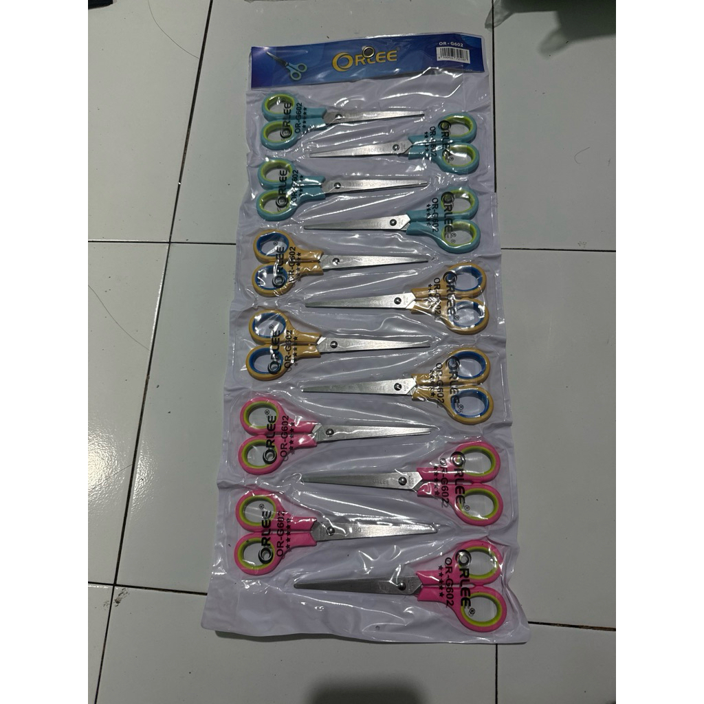 

gunting tanggung orlee warna soft isi 12 pch