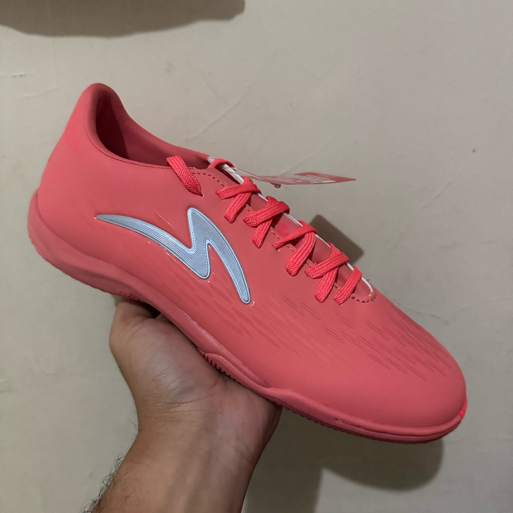 Specs Accelerator Illuzion 4 Pro In