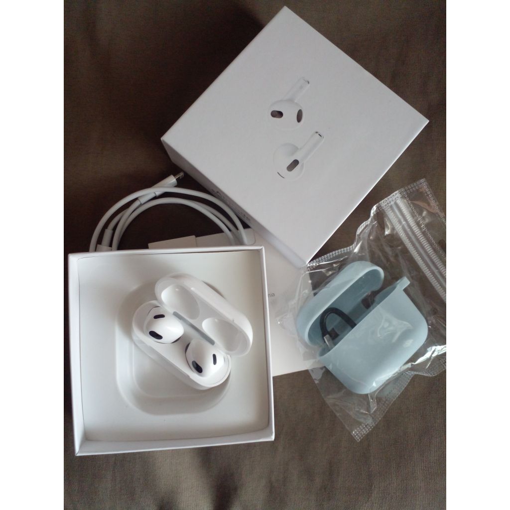 APPLE AIRPODS ORIGINAL GENERASI KE 3 BEKAS MULUS SIAP PAKAI PRELOVED