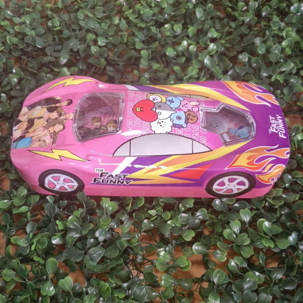 

Tempat Pensil Berbentuk Mobil-mobilan