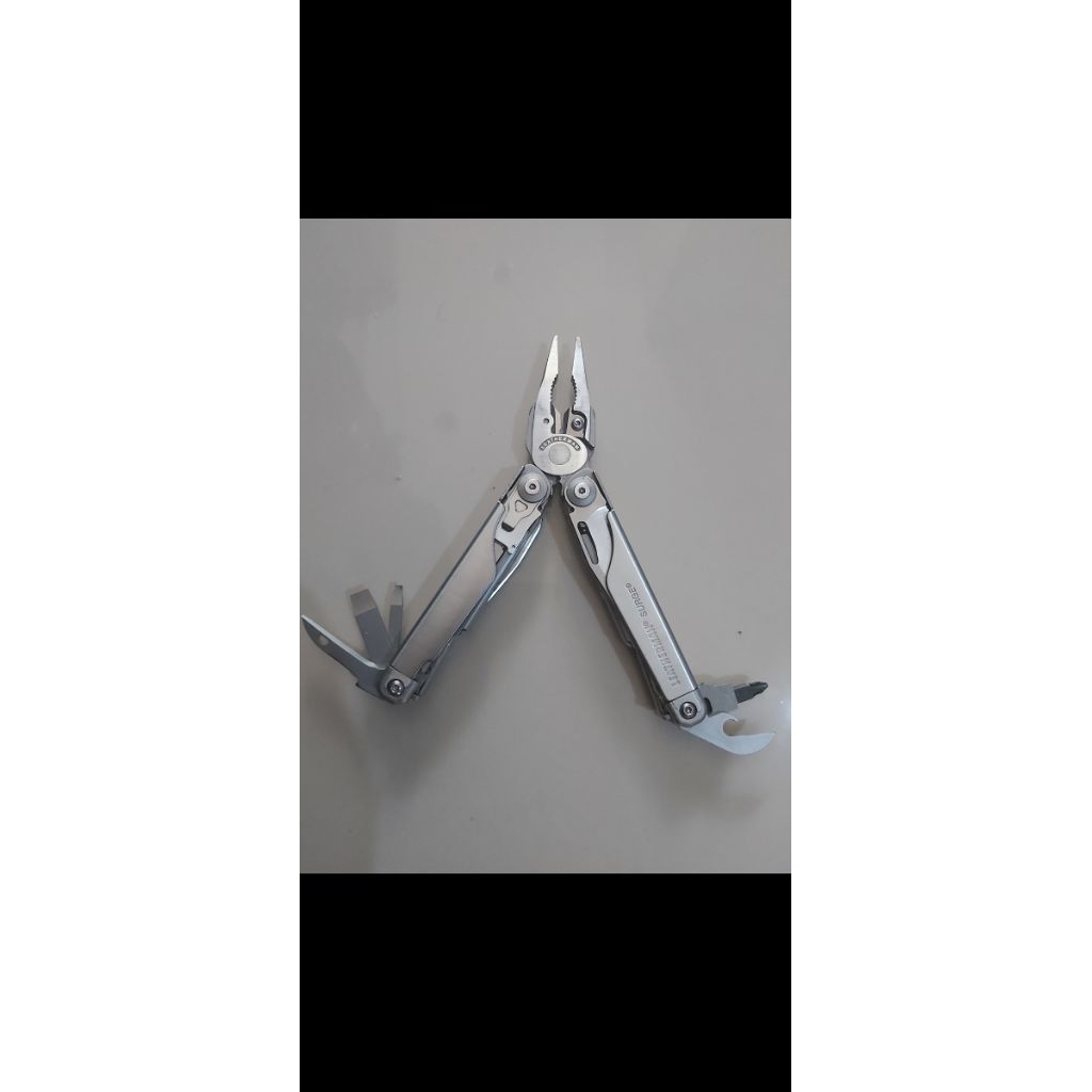 LEATHERMAN SURGE MULTITOOL KNIFE PLIER 21 IN 1 OUTDOOR MULTIFUNCTION