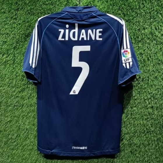 Jersey Real Madrid Original 2005-2006 Away Zidane 5 Small
