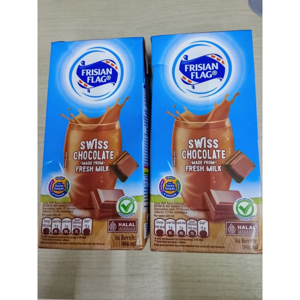 

Frisian Flag Susu Cair Full Cream SWISS CHOCOLATE SUSU CAIR BENDERA COKLAT 946ML 1karton isi 12pcs