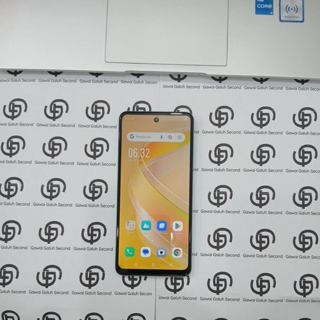 HANDPHONE SECOND INFINIX SMART 8 GREEN 4/128