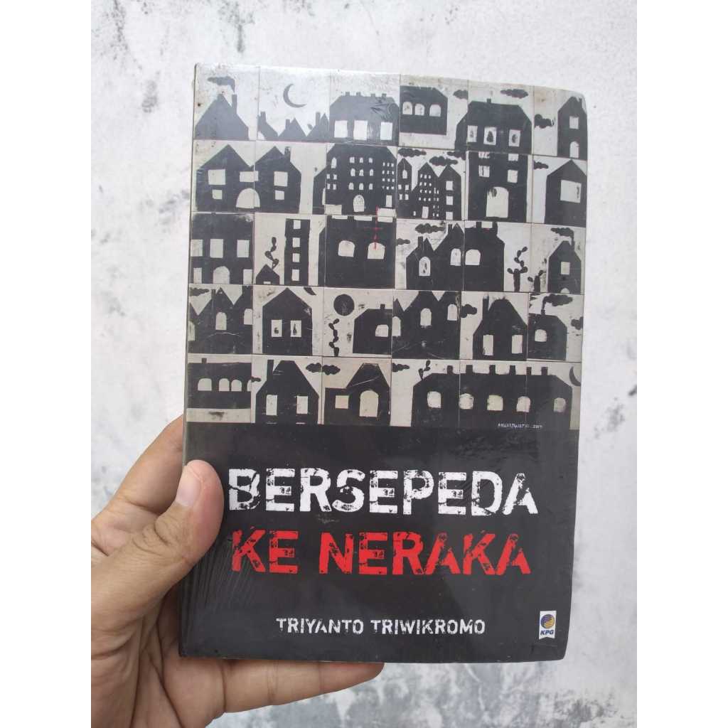 Bersepeda ke Neraka Hijau Reo by Triyanto Triwikromo