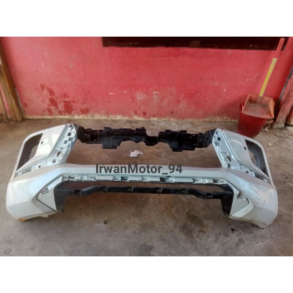 Bemper Bumper depan Mitsubishi Pajero Sport Tahun 2020 2021 2022 2023 2024