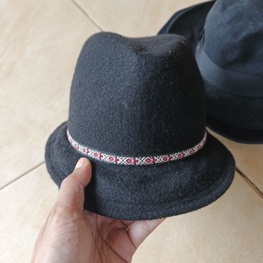 Fedora topi koboi laken