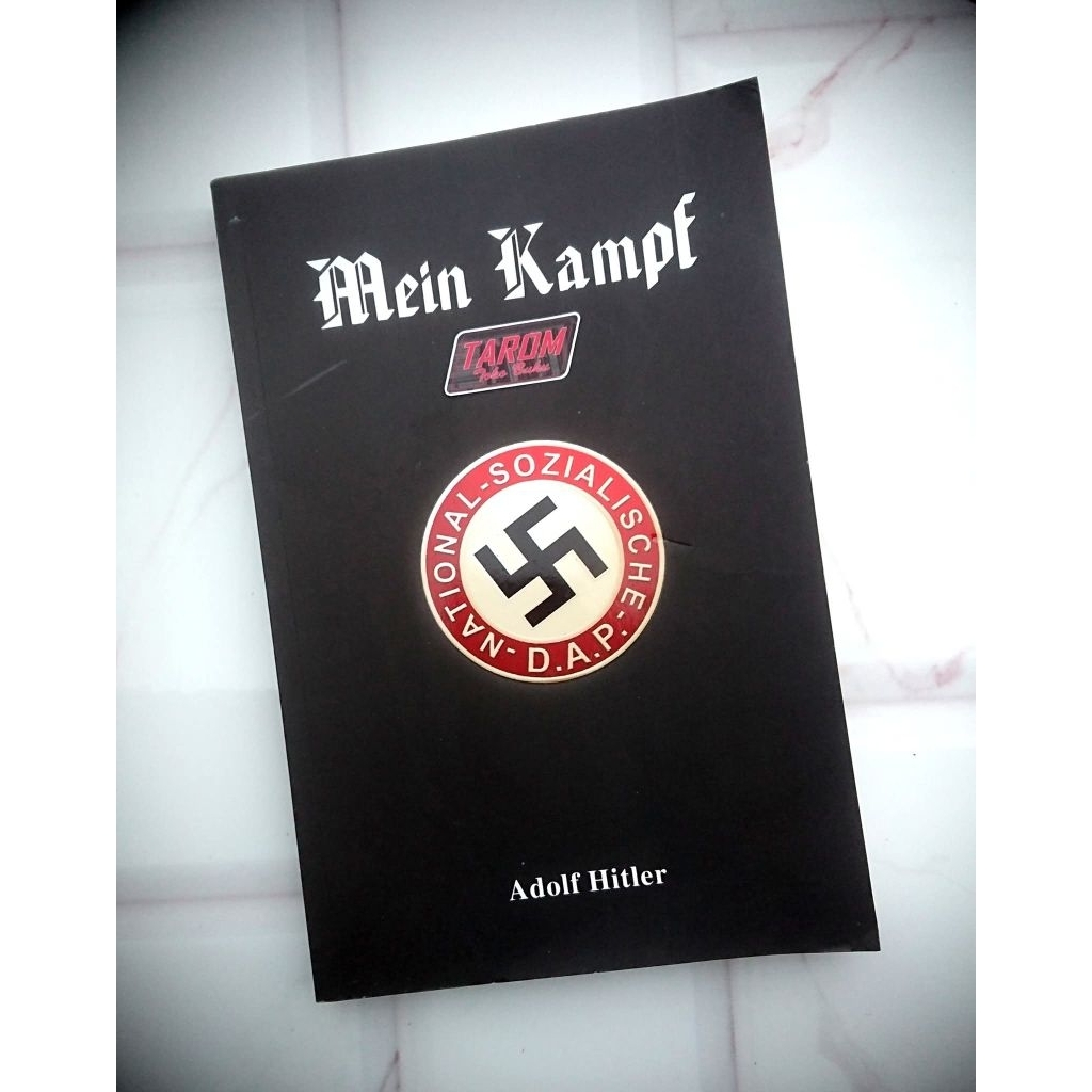 MEIN KAMPF : Adolf Hitler