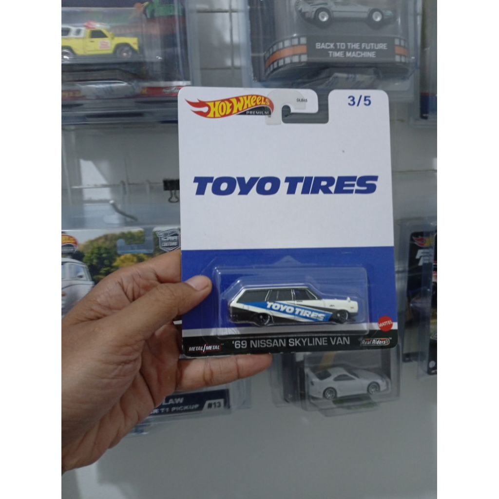 Hot wheels Nissan skyline Van Toyo Tires