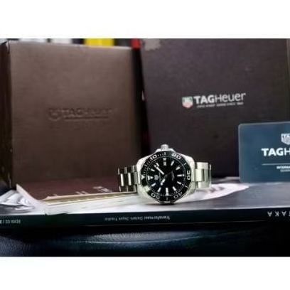 Jam Tag Heuer Aquaracer