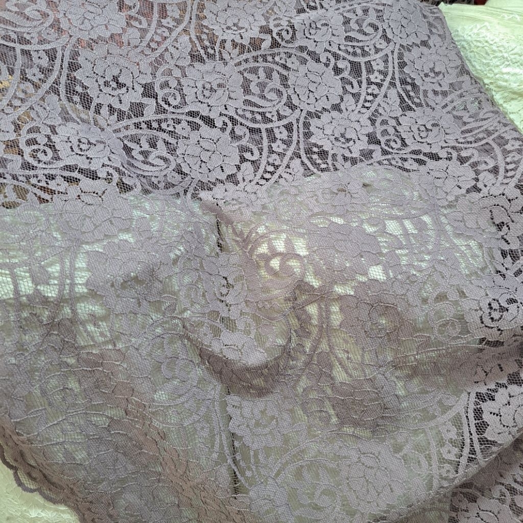 kain brokat semi prada - kain brukat katun - kain brokat semi prada - kain brokat meteran premium