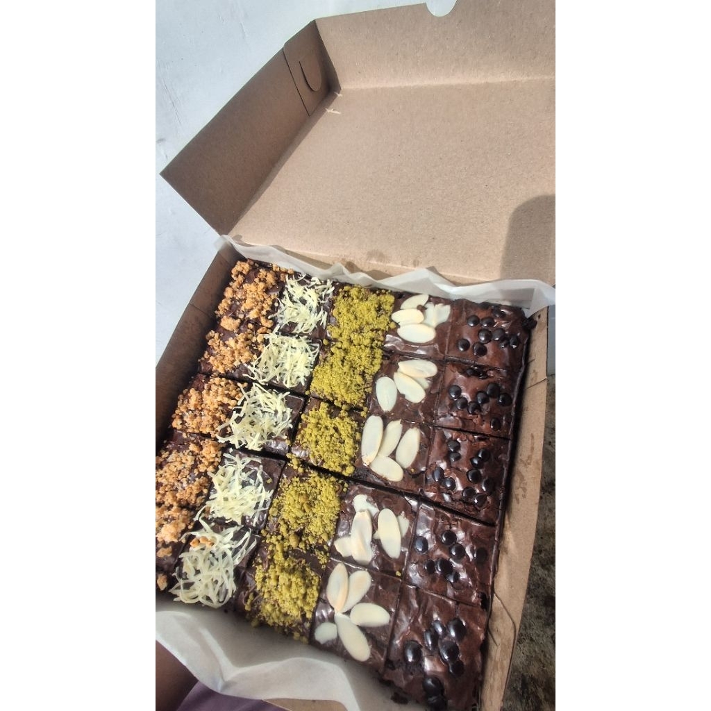 

authentic fudgy brownies 20x20