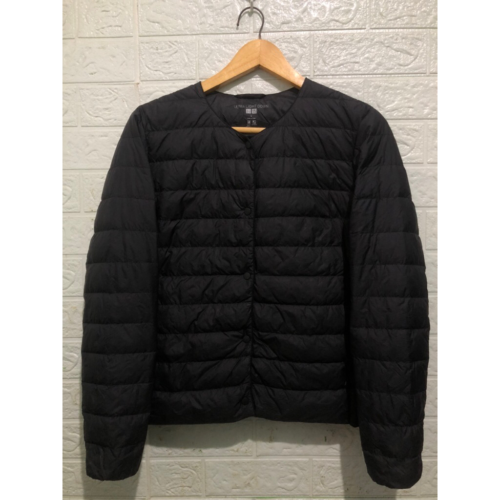 UNIQLO ultralight down jaket O neck hitam