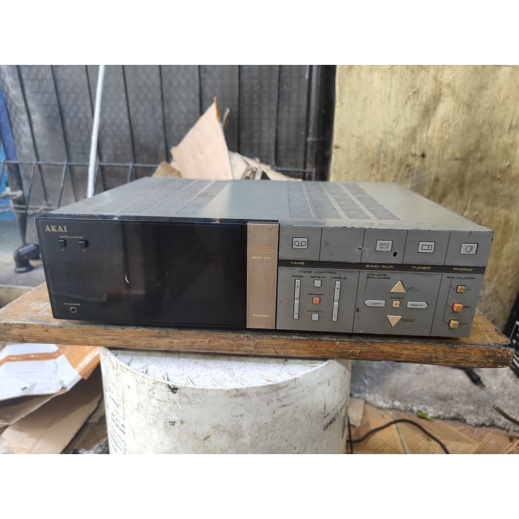 amplifier Akai AM M5