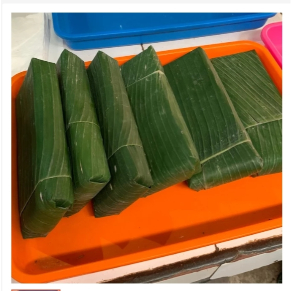 

Tempe Bungkus Daun Pisang Ukuran Sedang Besar