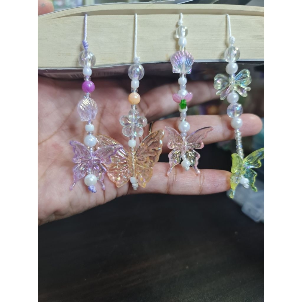 

Pembatas buku || Bookmark Manik