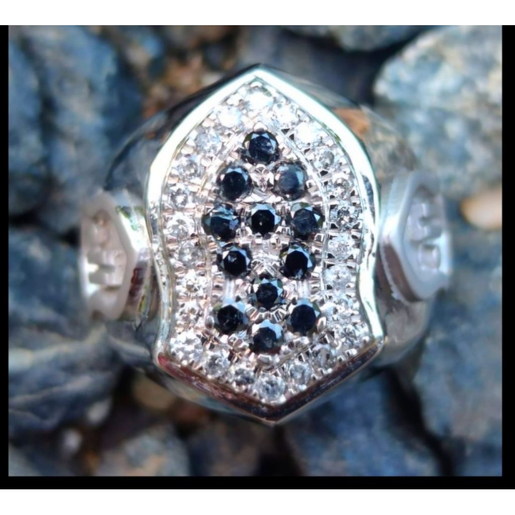 natural berlian hitam banjar model.terompah + sertifikat lab ya