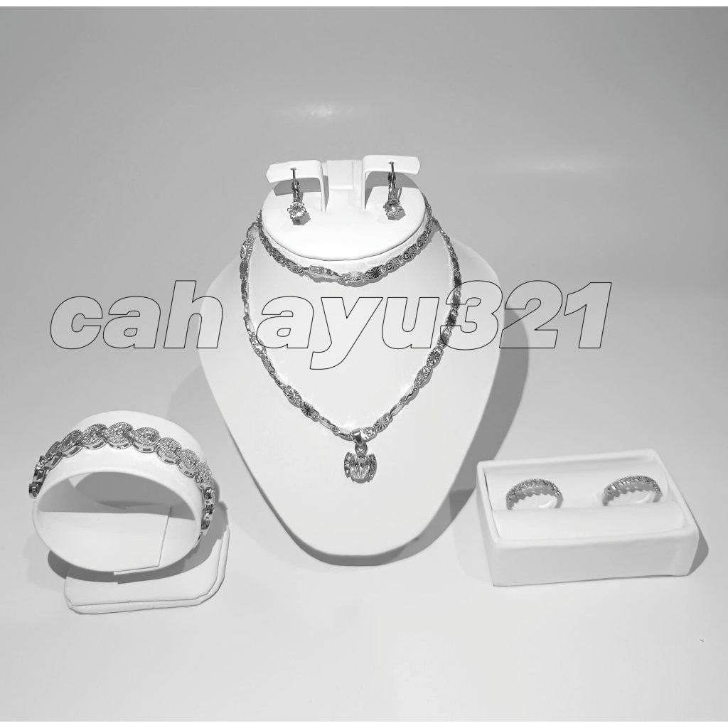 Display Tempat Manekin Kalung Perhiasan Seserahan Satu Set