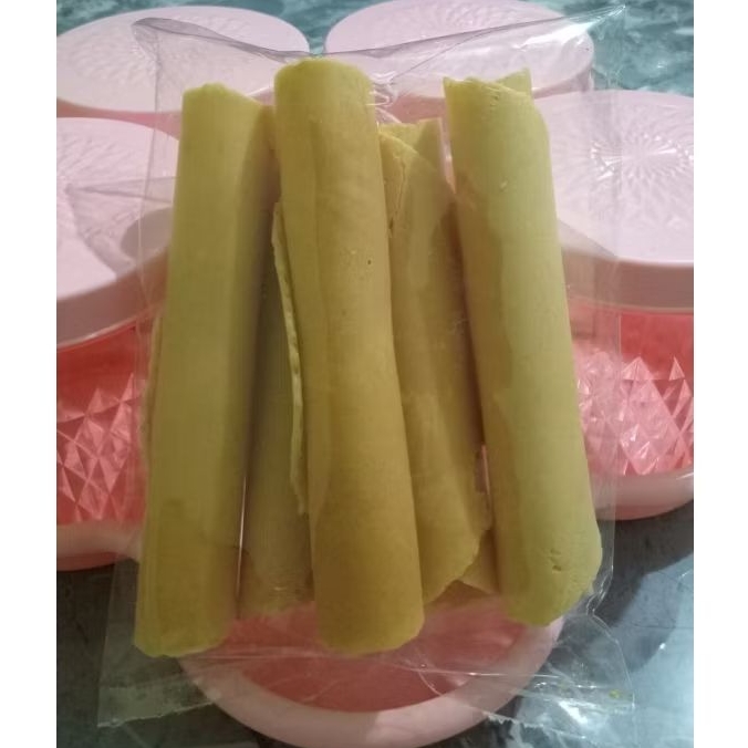

Kue semprong, Semprong Panjang, Semprong Kerucut. Cemilan tradisional. Kemasan 100 gram (5 ribu) dan 200 gram (10 ribu)