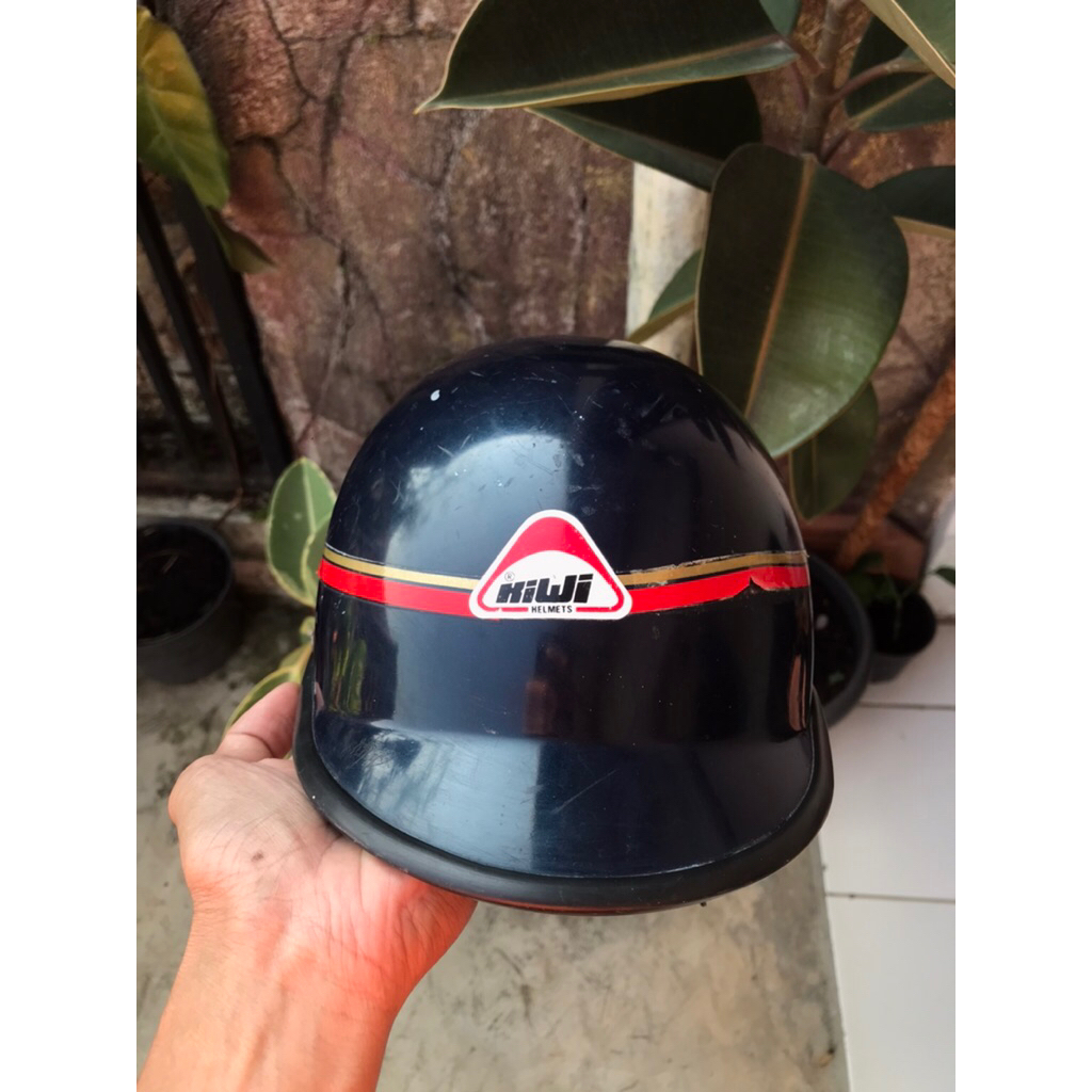 Helm Kiwi Jadul