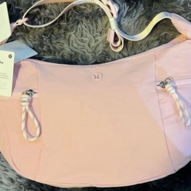 lululemon slouchy bag