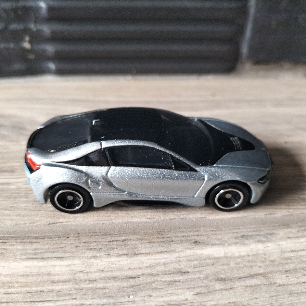 Diecast Tomica no.17 BMW i8