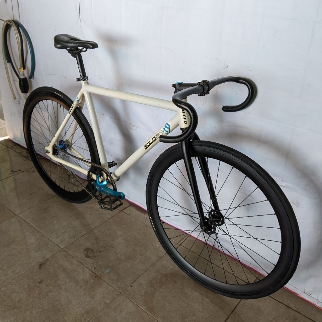 sepeda fixie united soloist 71 full alloy ringan