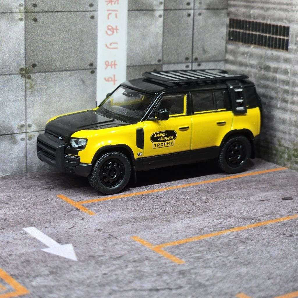 Tarmac Loose 1/64 Land Rover Defender 110 Trophy Edition