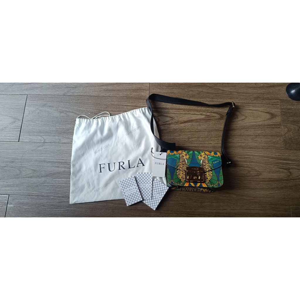 FURLA Mini Bag Metropolis Tiger Print Original Tas Fashionable Authentic Branded with Golden Buckle 