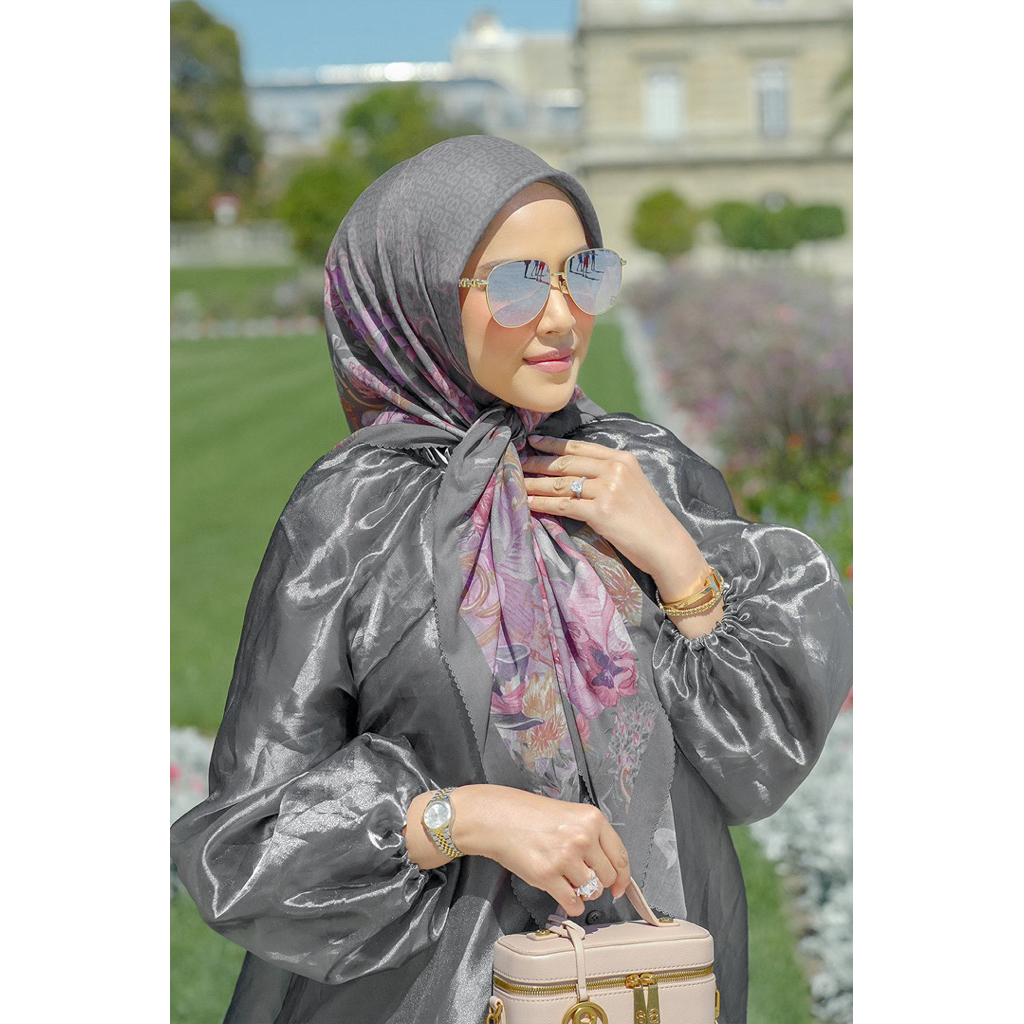 BUTTONSCARVES The Wonderland Satin Square Thunderstorm & Raspberry