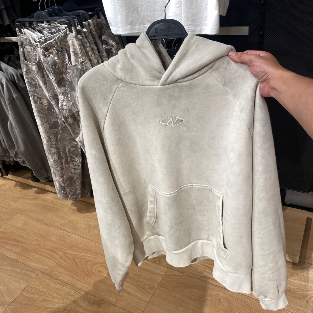 Jastipp. Hoodie Bershka (MAN)
