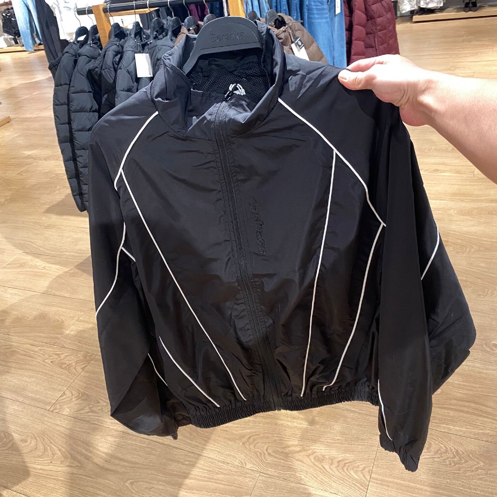 Jastipp. Jacket Zipper Bershka (MAN)