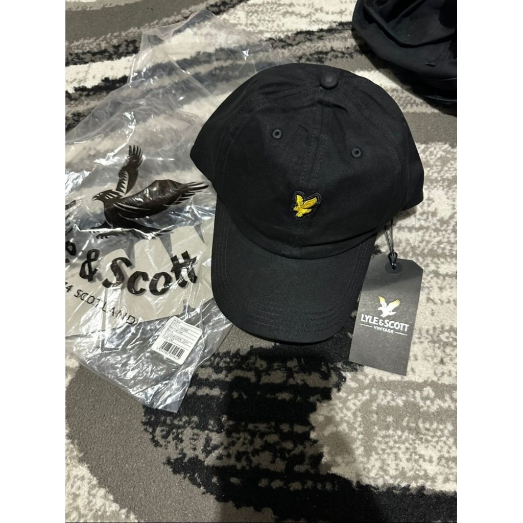Caps Lyle Scott
