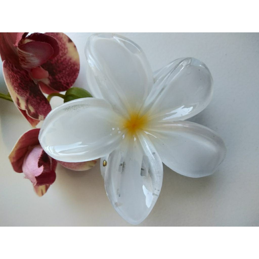 Jepit Rambut Bunga Bali Kamboja