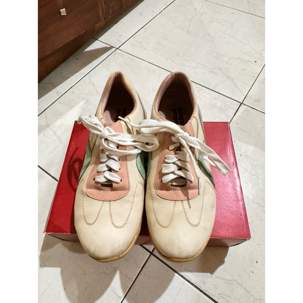 Sepatu Adorable Project Putih