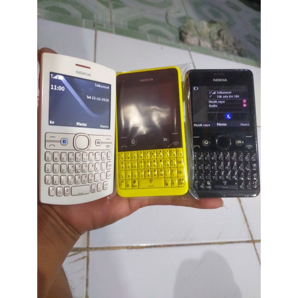 hp Nokia Qwerty bonus mmc 2.gb & casan