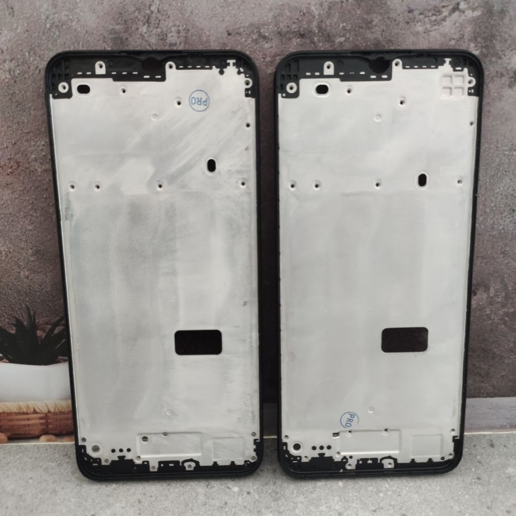 FRAME LCD/TULANGAN LCD/MIDDLE FRAME/TATAKAN LCD REALME C15