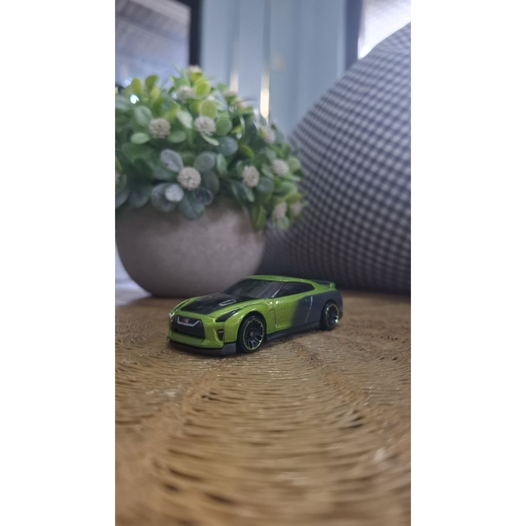 Hot Wheels Reguler Nissan Skyline R35 Loose
