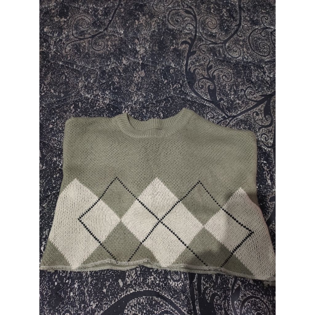 Preloved Sweater Rajut Crop