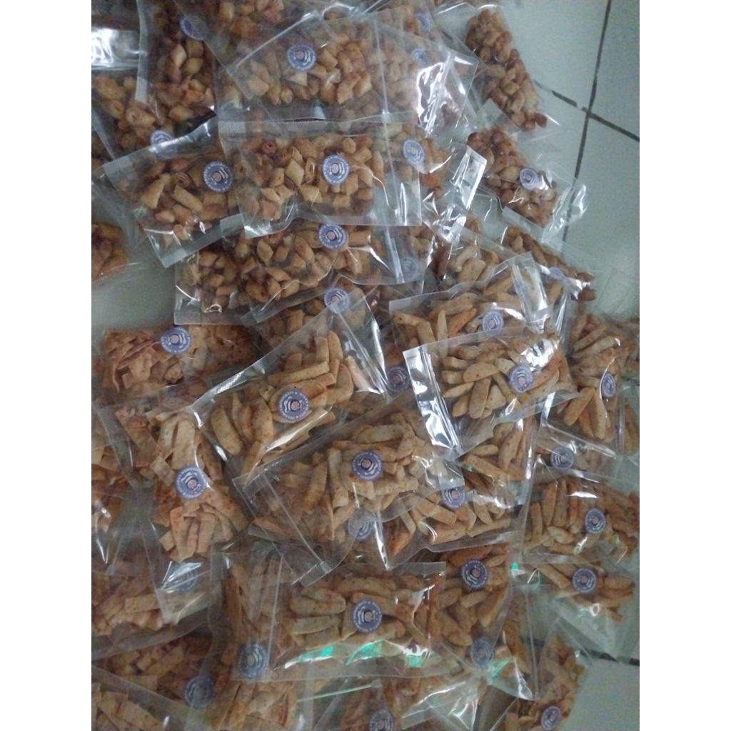 

Lumpia kering balado 100gr