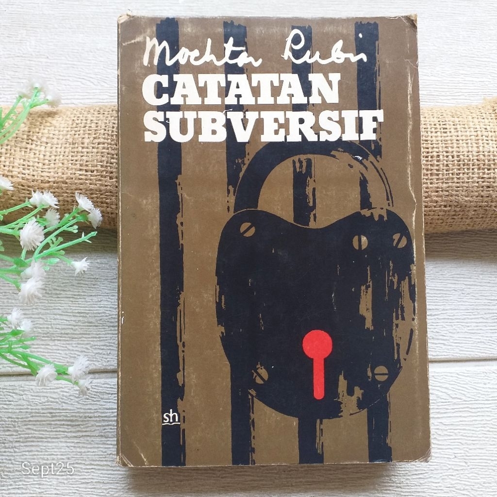 Original | Catatan Subversif, buku oleh Mochtar Lubis