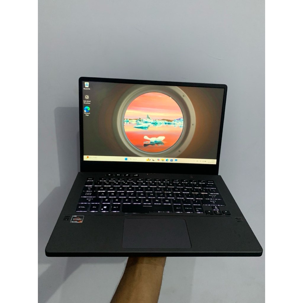 ASUS ROG ZEPHYRUS G14 RYZEN 7 GTX 1650TI