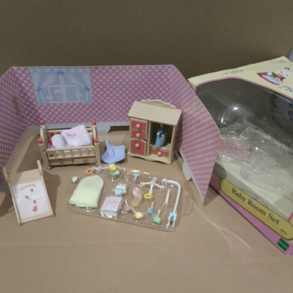 SYLVANIAN FAMILIES BABY ROOM SET