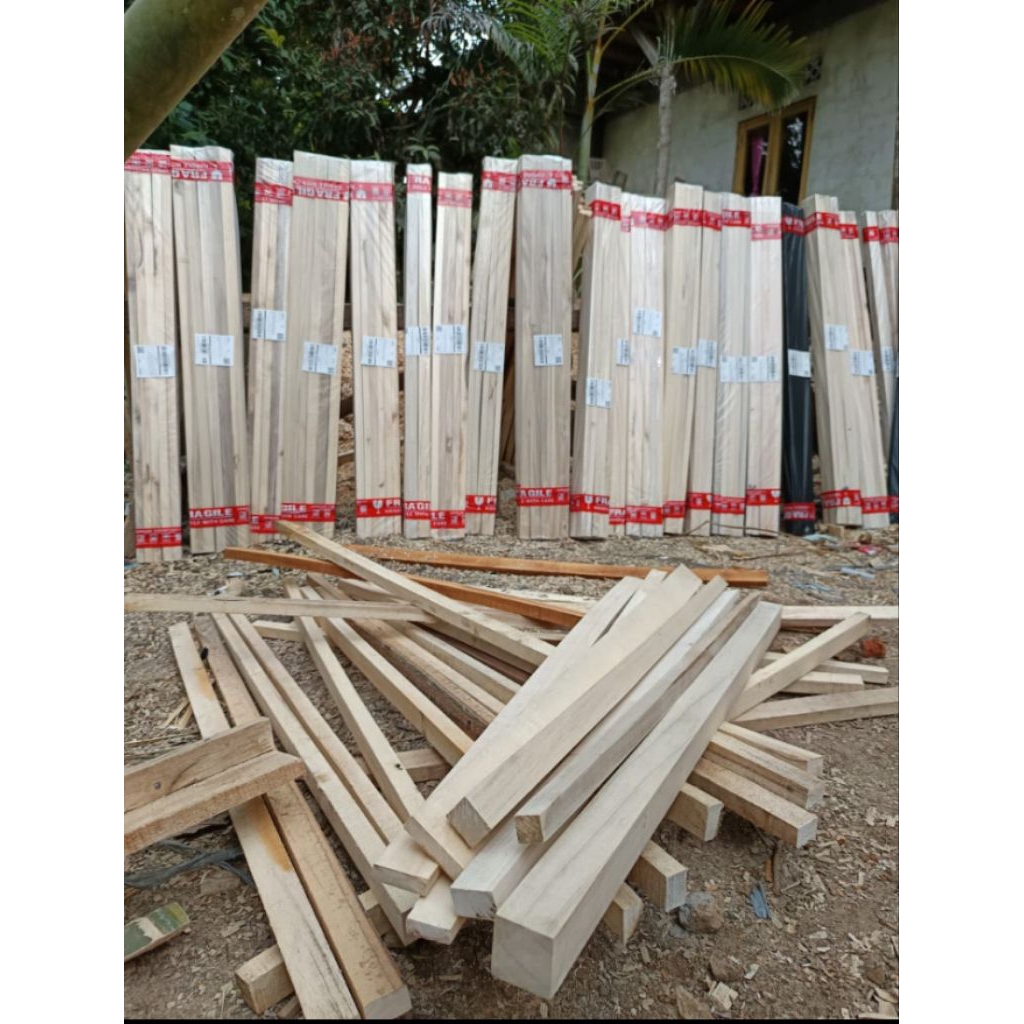 Isi 10 Batang Kayu Reng Balok Stik List Reng Balok Kaso Kaso UK 5x5 Panjang 150Cm